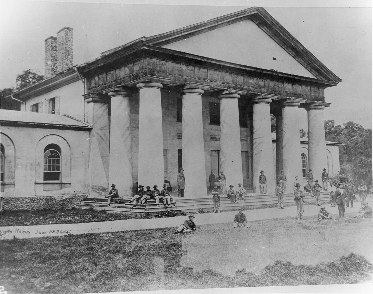 Liittovaltion joukkojen miehittämä Arlington House 28. kesäkuuta 1864 tekijältä American School