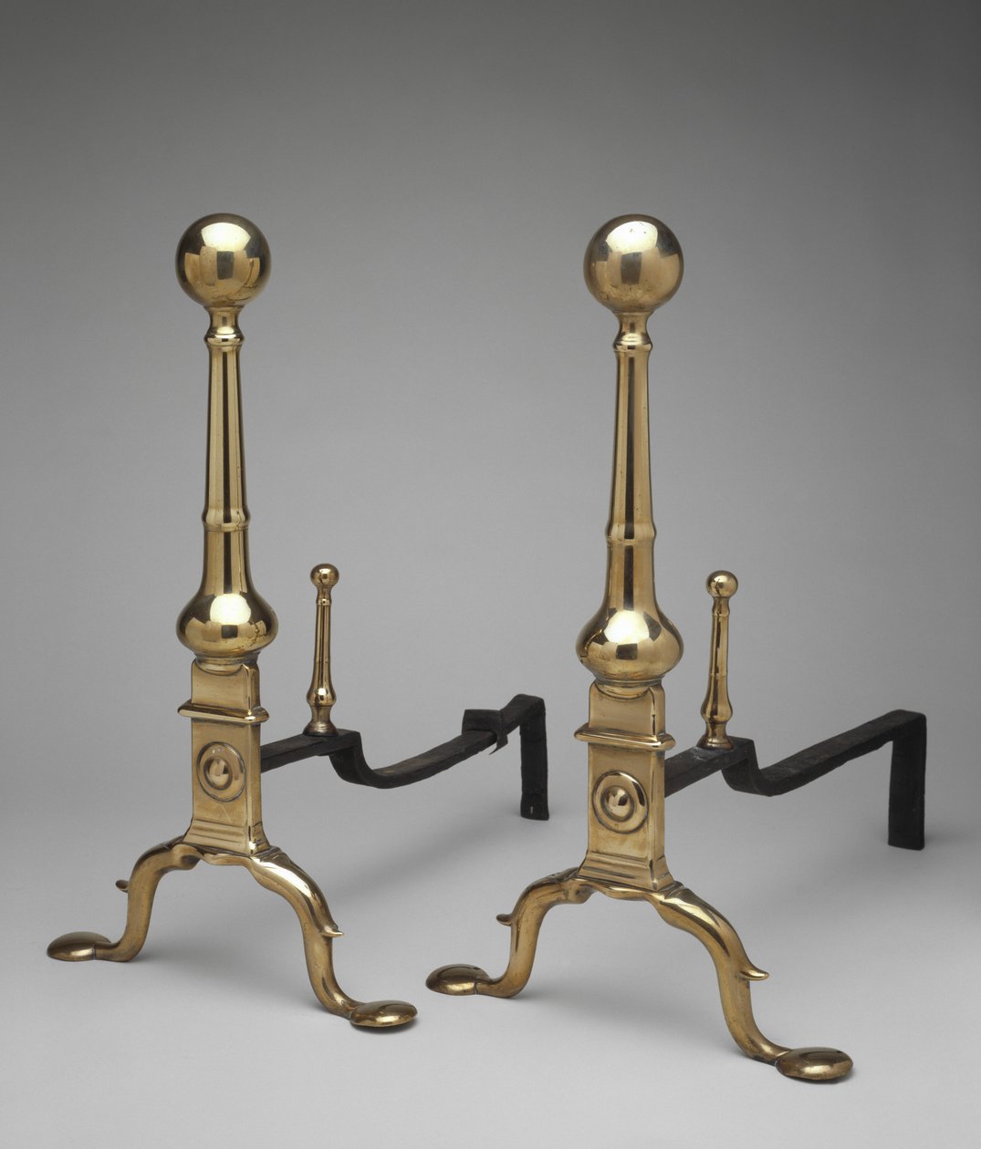 Andiron-pari tekijältä American School