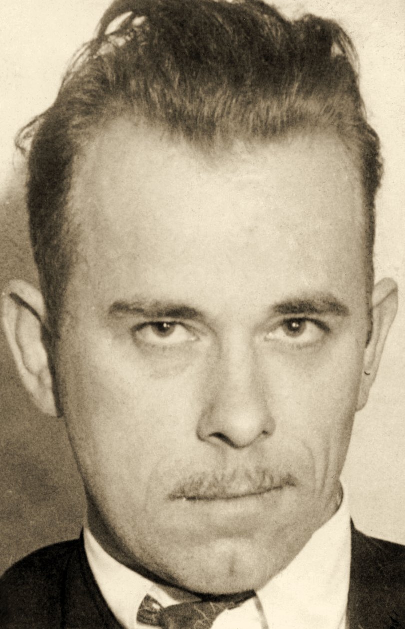 John Dillingerin (1903–34) muotokuva tekijältä American School