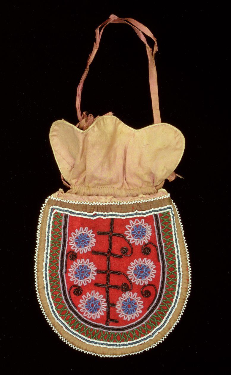Pussi (kangas ja helmet) tekijältä American School
