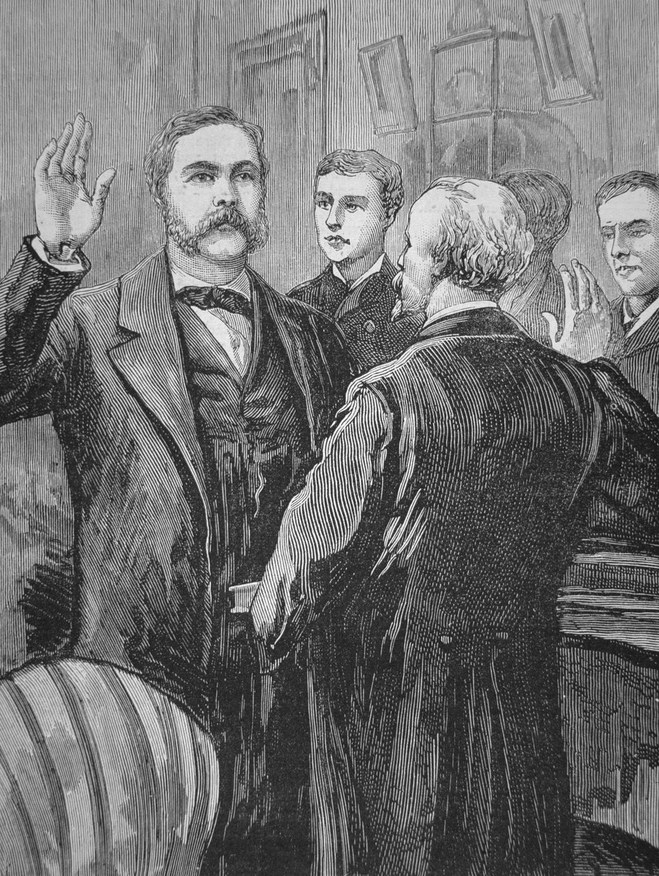 Presidentti Chester A. Arthur vannoi virkavalan James Garfieldin kuoleman jälkeen 20. syyskuuta 1881 (litho) tekijältä American School