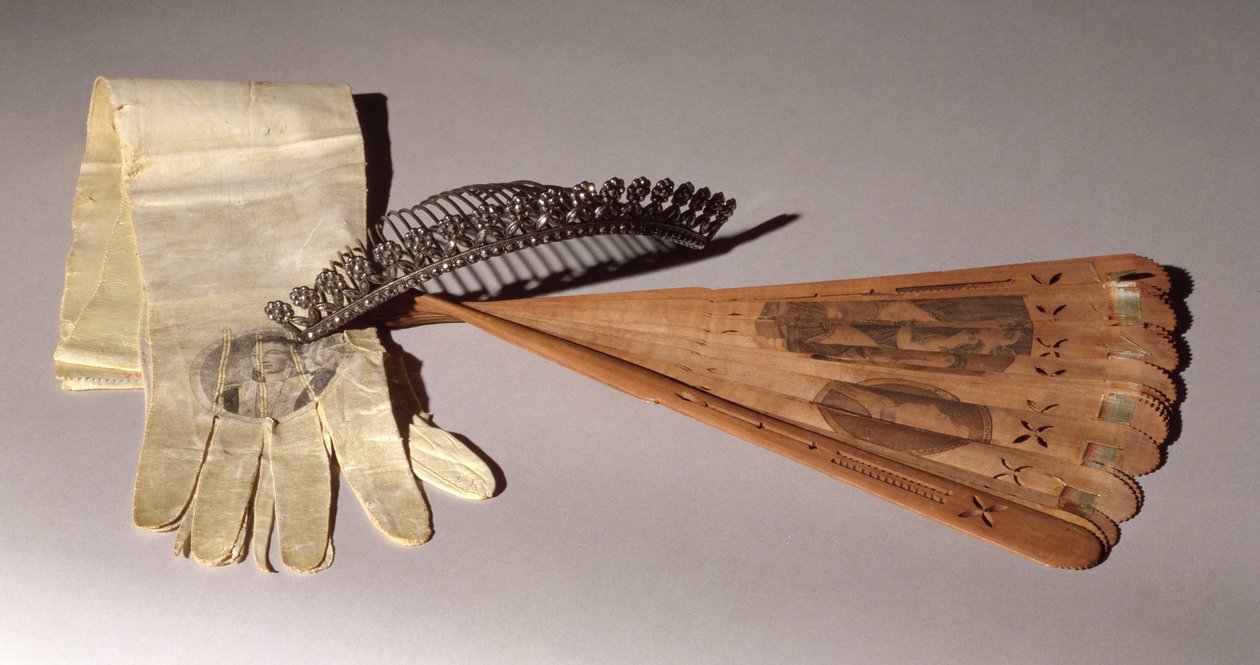 Tiara, hanskat ja tuuletin, kaikki käytetty pallossa Lafayetten (1757-1834) kunniaksi 14. syyskuuta 1824 tekijältä American School