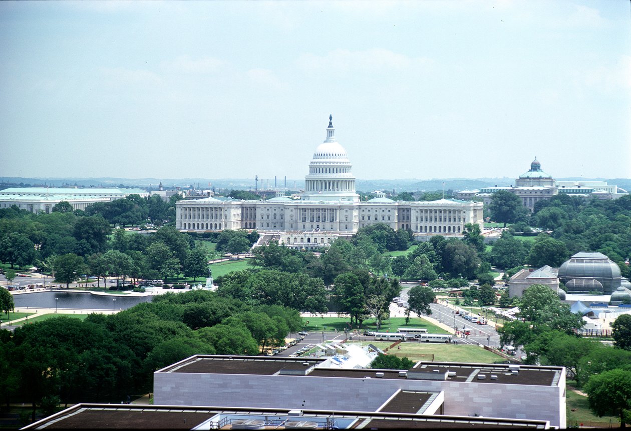 Näkymä Yhdysvaltain Capitolille ja National Mallille tekijältä American School
