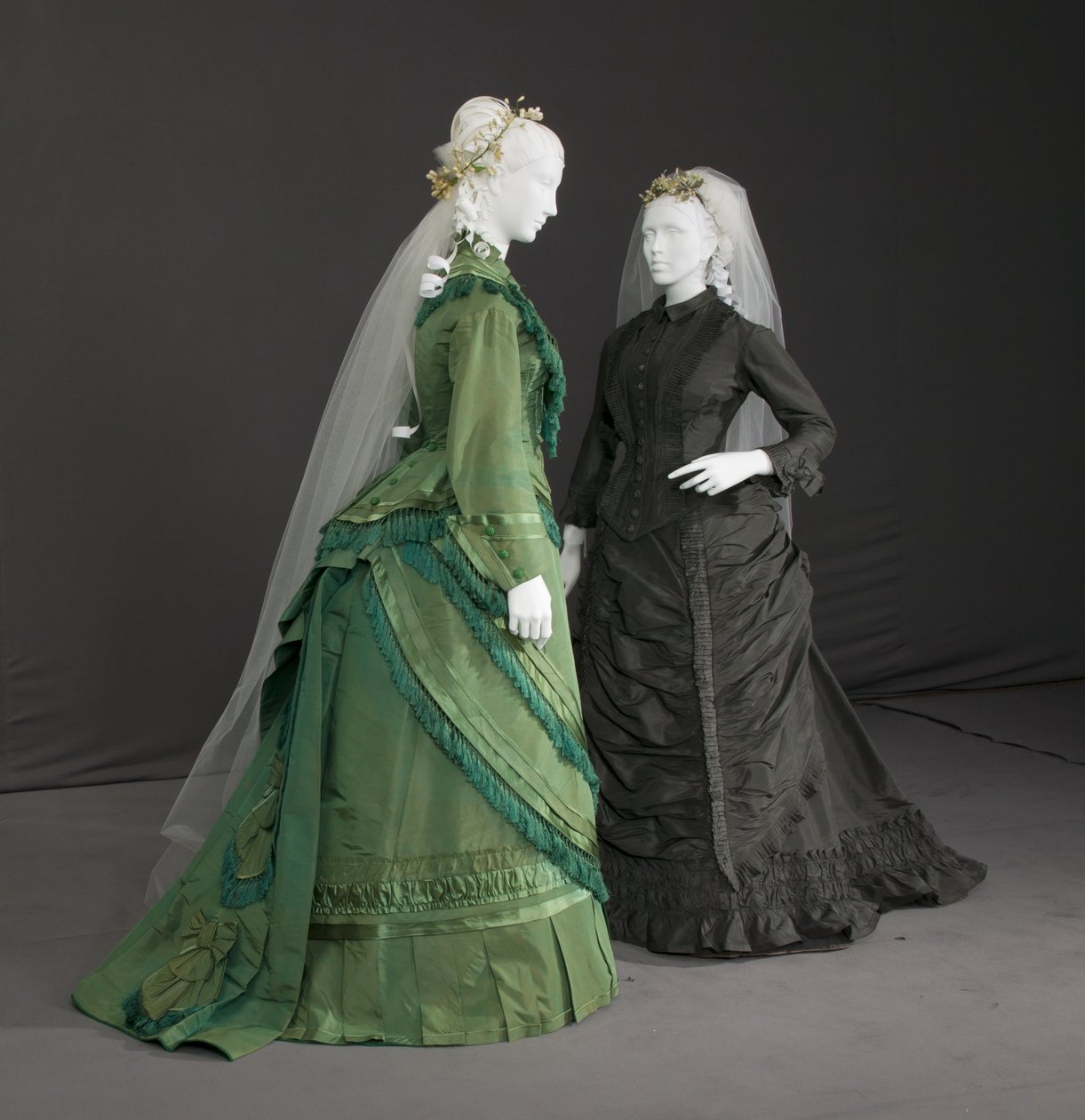 Wedding dress tekijältä American School