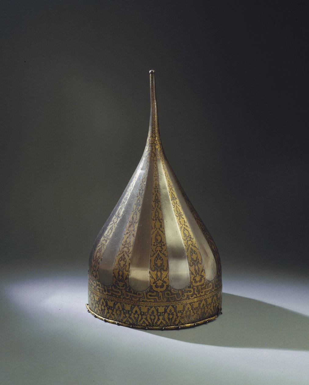 Tsaari Ivan IV:n kypärä, ennen vuotta 1547 tekijältä Ancient Russian Art