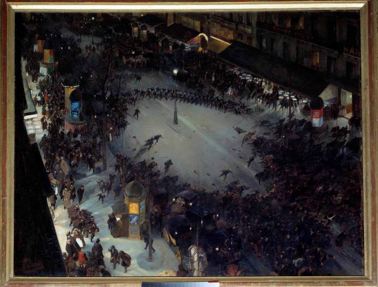 La charge, Boulevard Montmartre Mielenosoituspaikka Pariisissa. Andre Devambezin (1867-1944) maalaus 1901 Su. 1,27 x 1,62 m. Pariisi, Musee d