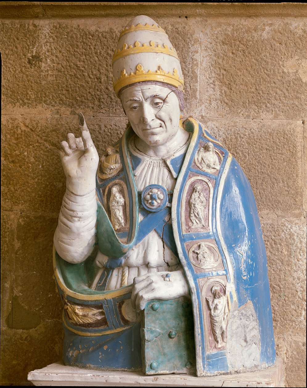 San Linon rintakuva (monivärinen lasitettu terrakotta) tekijältä Andrea Della Robbia