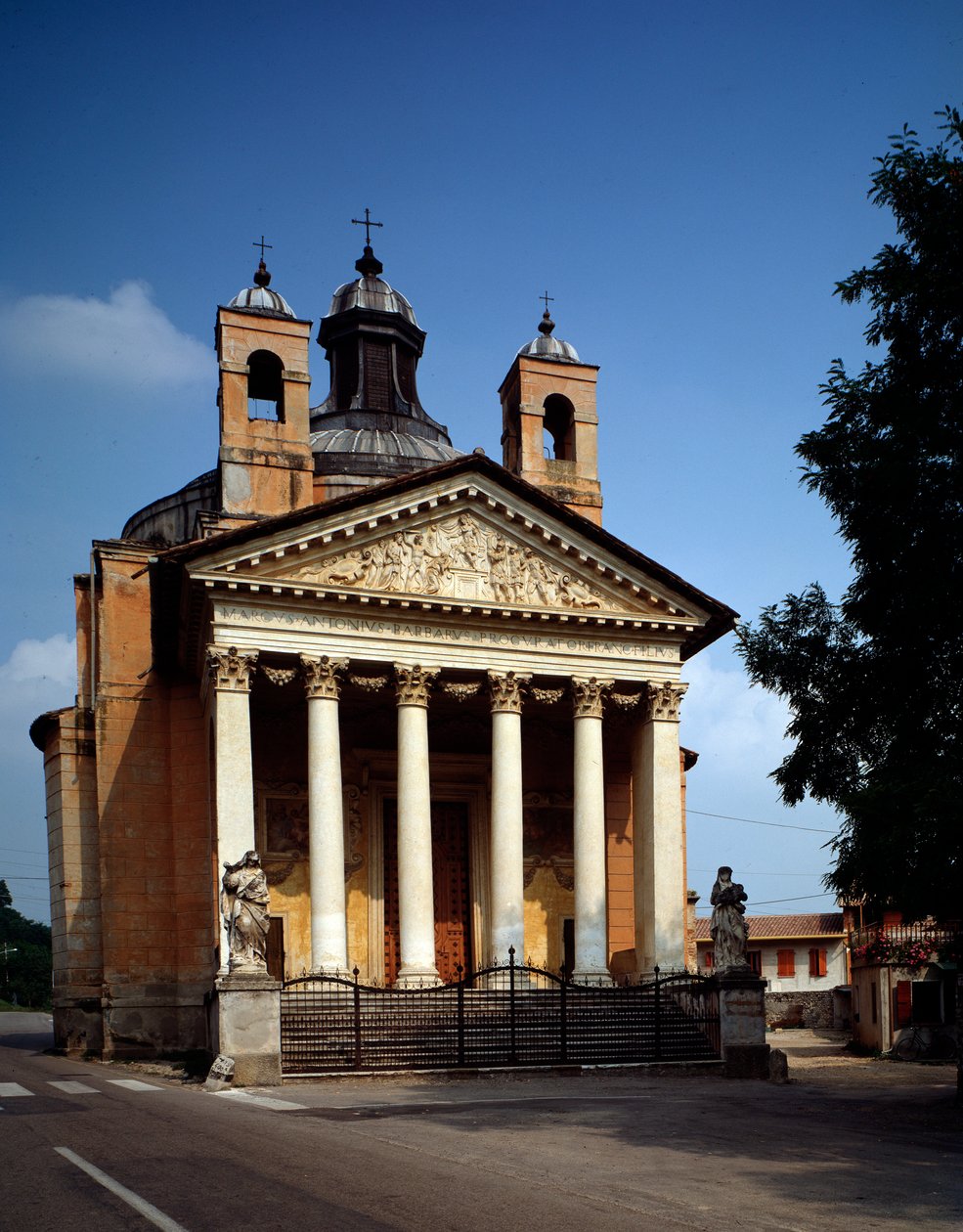 Näkymä tempiettoon (tai st Grazianon kirkkoon) tekijältä Andrea Palladio