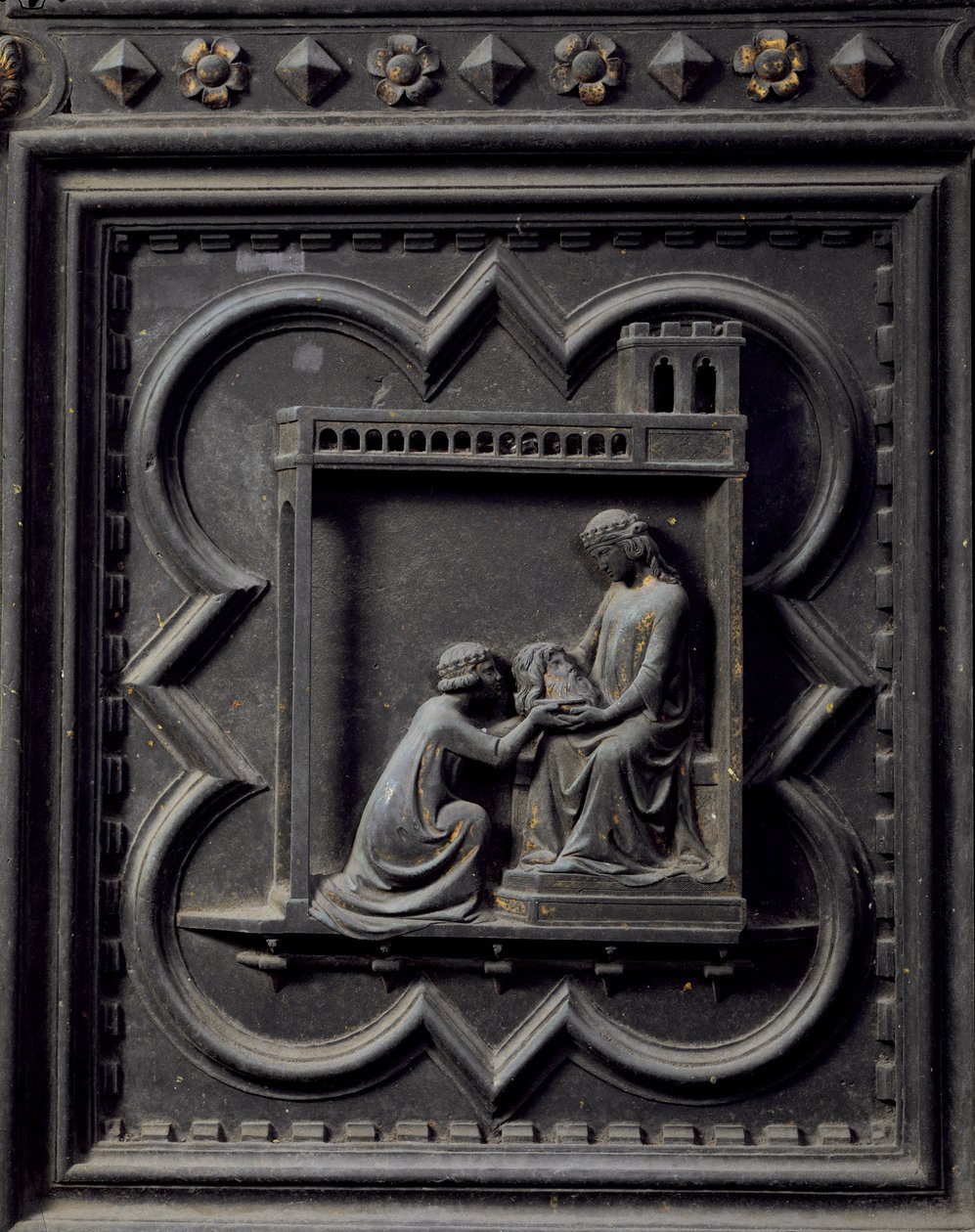 Salome vie Johannes Kastajan pään äidilleen Herodiakselle, Herodeksen vaimolle, kahdeksastoista paneeli San Giovannin kastekappelin eteläovista, 1336 (pronssi) tekijältä Andrea Pisano