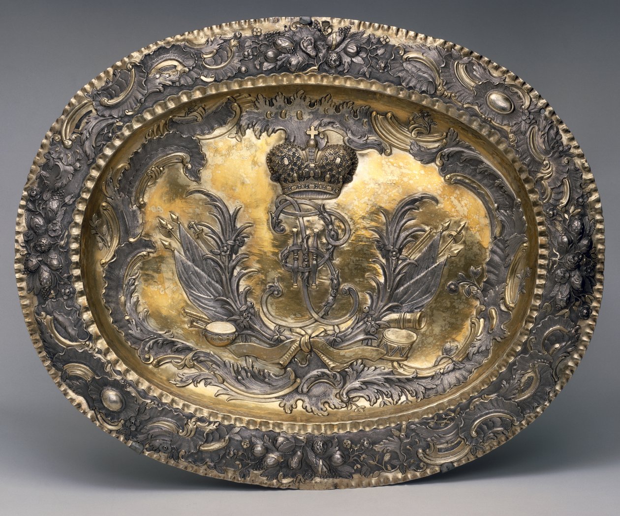 Katariina II:n monogrammilla varustettu astia, 1762 (hopea) tekijältä Andrei and Polozov, Aleksei Gerassimov