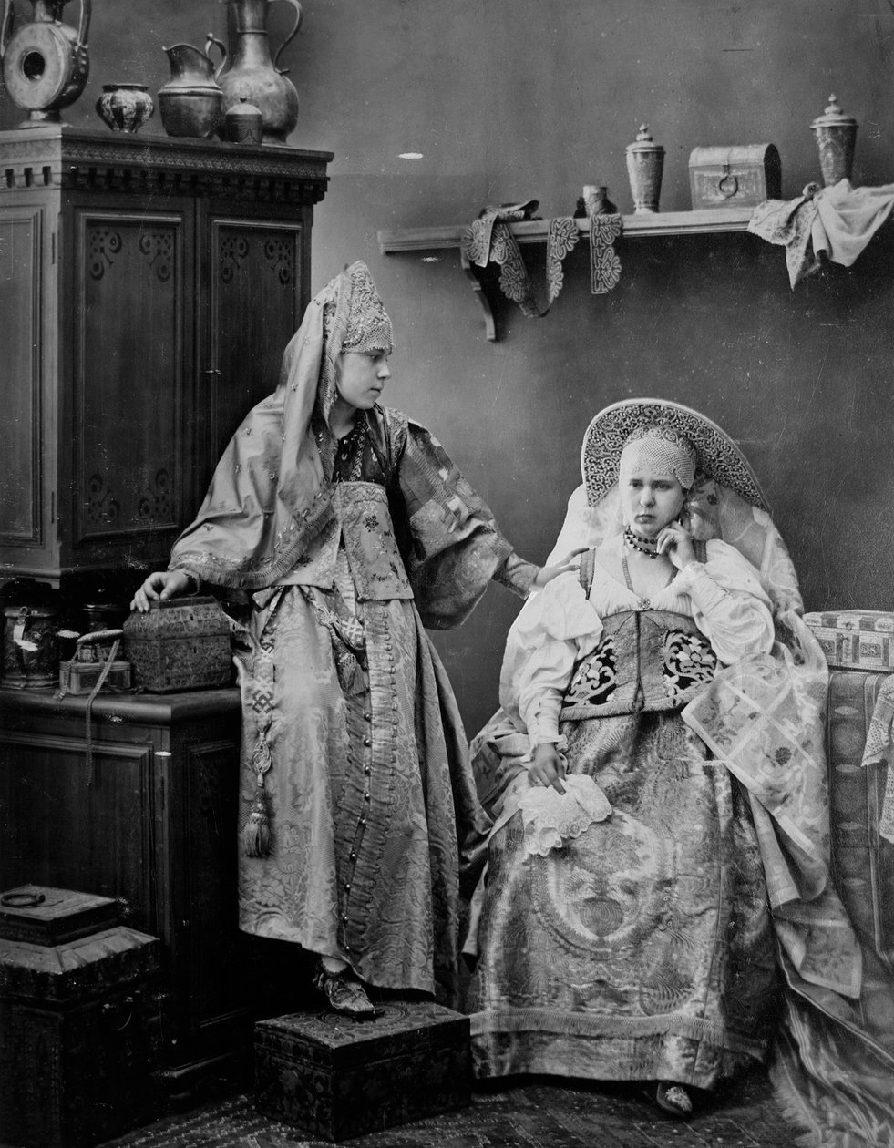 Tytöt venäläisessä mekossa, 1870-c1880. tekijältä Andrei Osipovich Karelin