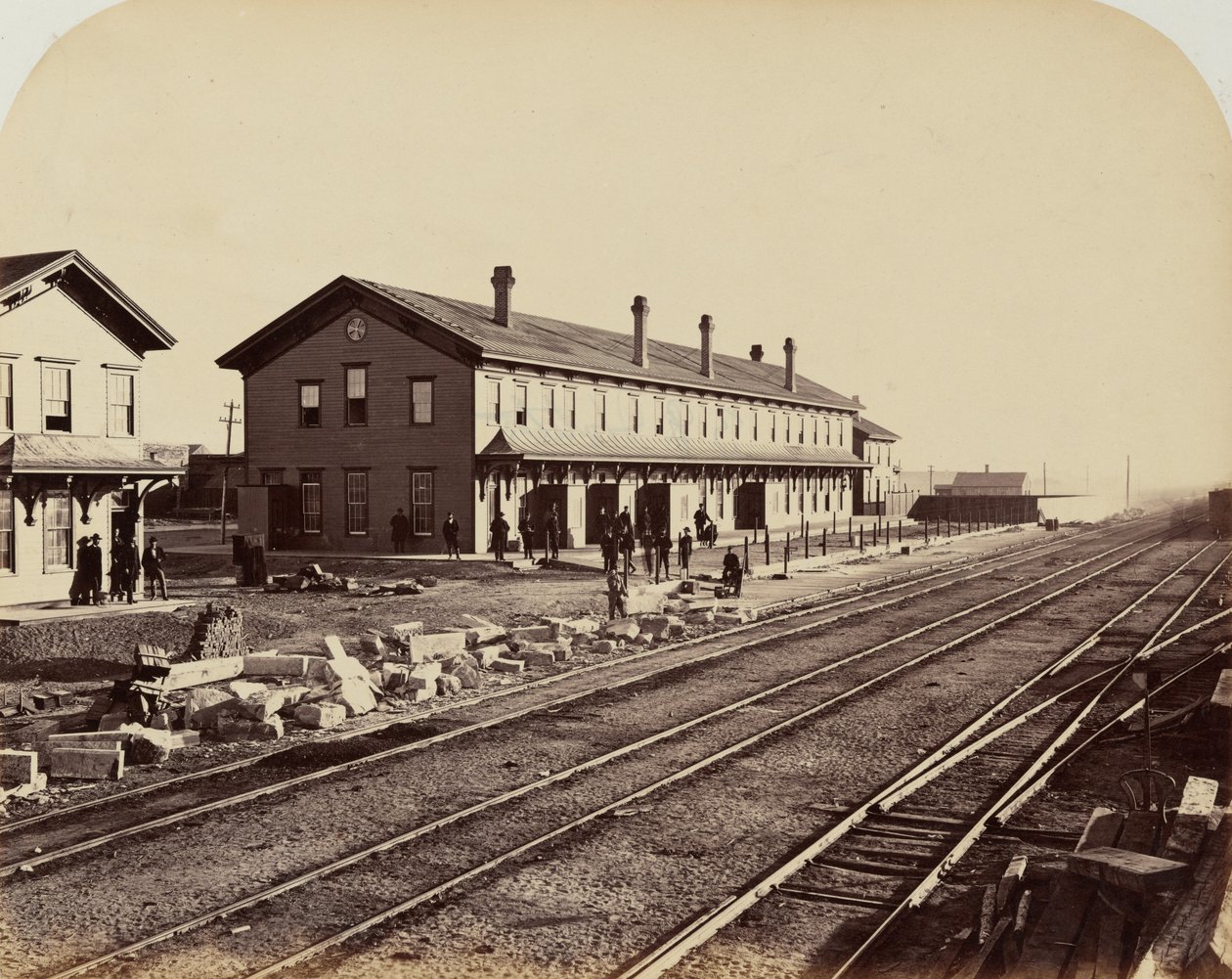 Lautanen 15. Laramie-hotelli, Laramie City, 1869 (kuva). tekijältä Andrew Joseph Russell