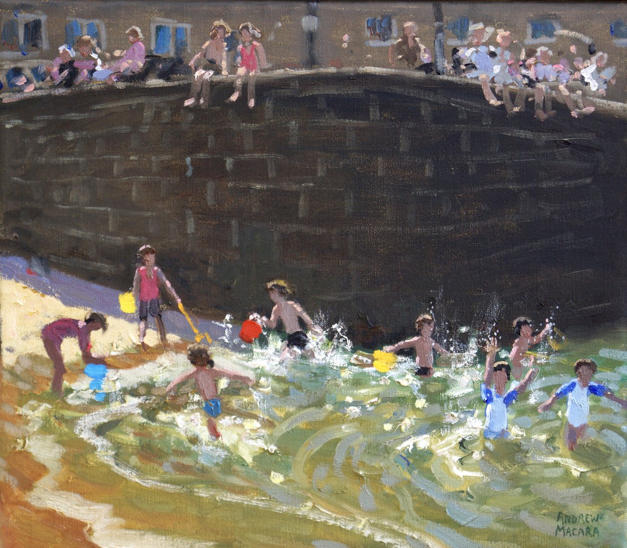 Tenbyn satamassa roiskimassa ,2016, tekijältä Andrew Macara