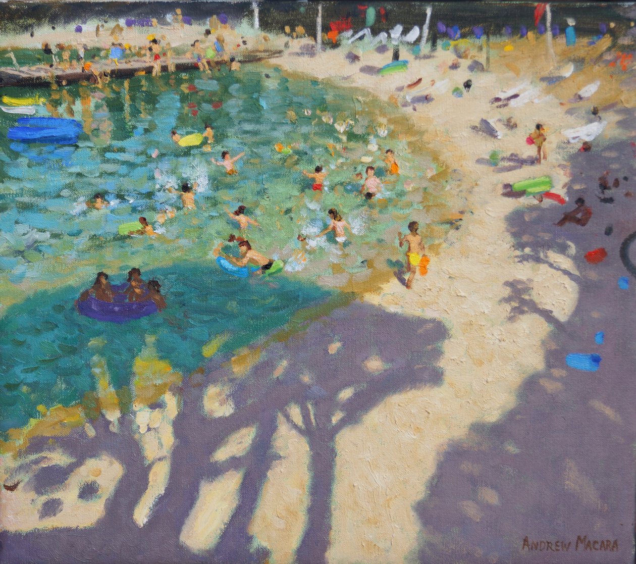 Puiden varjot, rannalla, lähellä Rovinjia 2016 (2016) tekijältä Andrew Macara