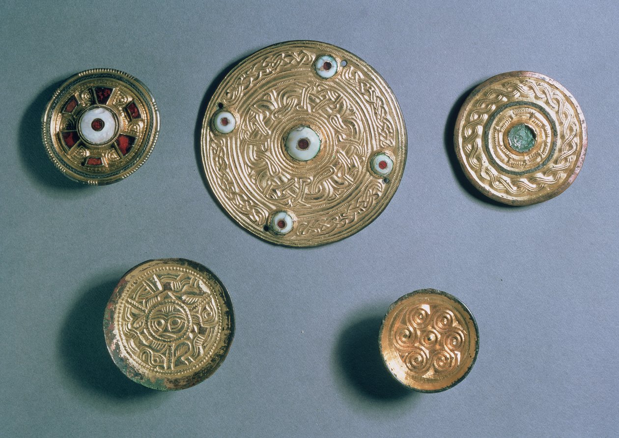 Jalokiviriipukset, anglosaksi (kulta, hopea kullattu ja puolijalokivet) tekijältä Anglo Saxon