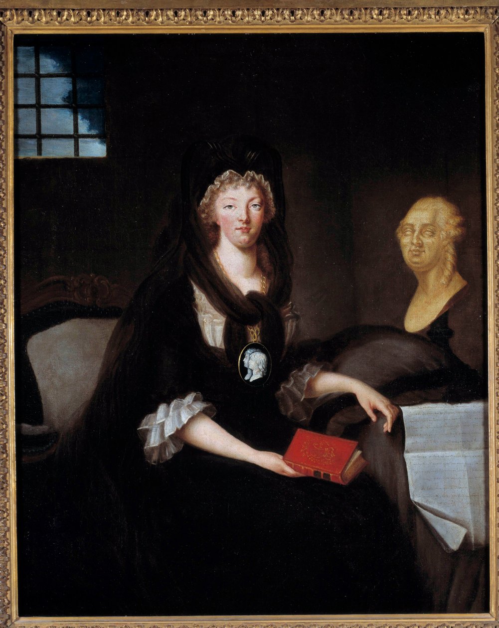 Muotokuva Marie Antoinettesta (1755-1793) suuressa surussa temppelivankilassa (tai Marie Antoinette conciergessa, surussa, delfiiniä edustava kamee, jolla on Skotlannin kuningattaren Marian elämäkirja, lähellä rintakuvaa Ludvig XVI ja h tekijältä Anne Flore Millet de Brehan
