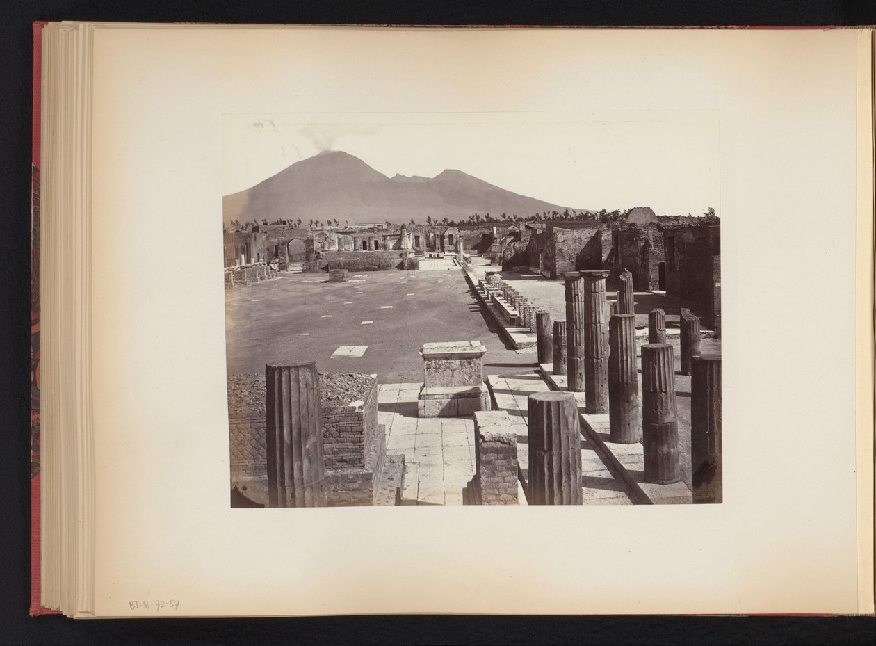 Näkymä Piazza del Forolle Pompejissa, Italiassa tekijältä Anonymous