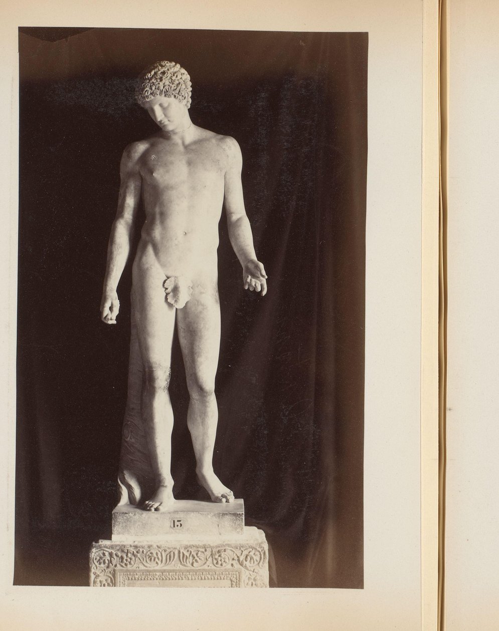 Antinouksen veistos Capitoline-museoissa Roomassa, Italiassa tekijältä Anonymous