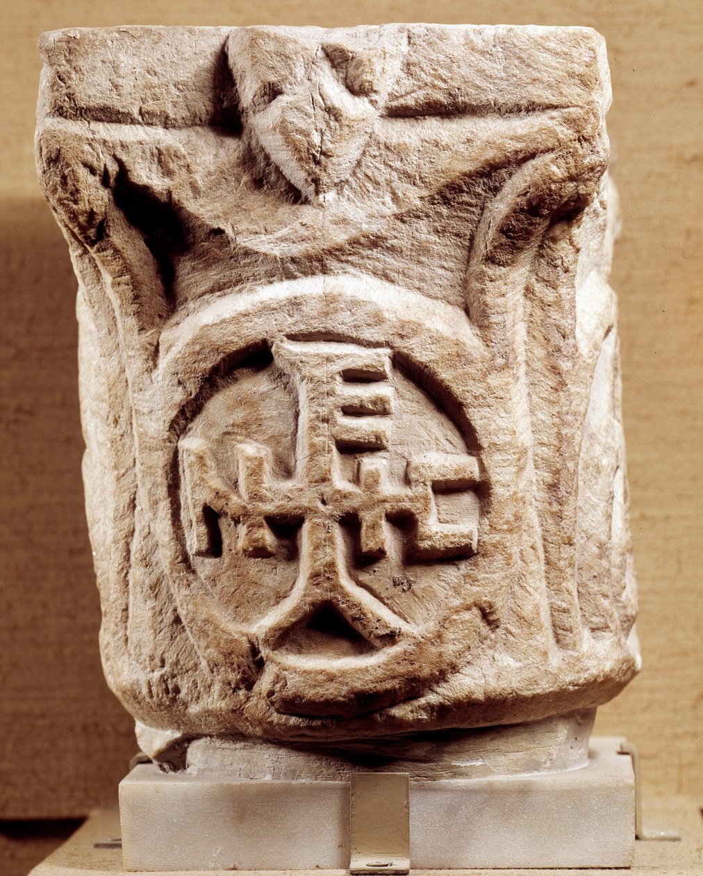 Kristillinen antiikki: pääkaupungit monogrammilla, Pariisi, Louvre-museo tekijältä Anonymous Anonymous