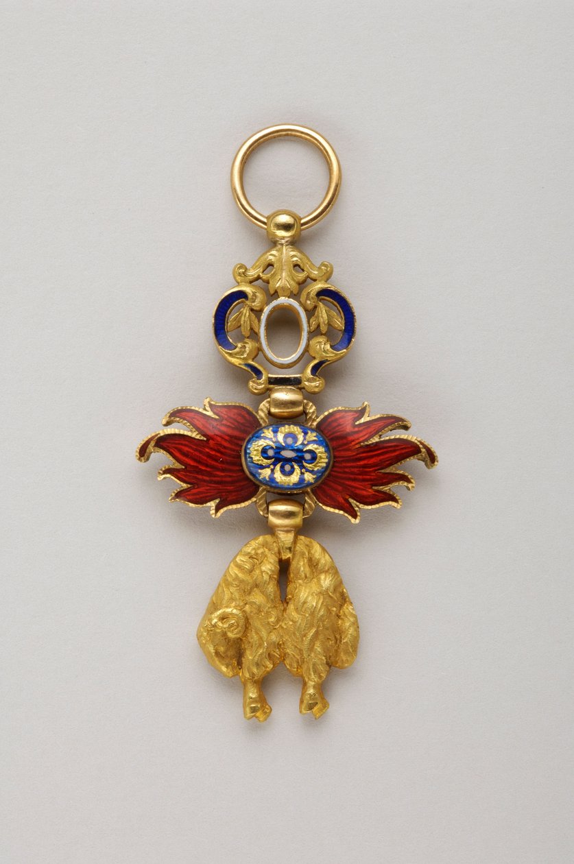 Kultaisen fleecen ritarikunta: Espanjalainen Golden Fleece - Pienoiskuva, joka kuuluu Alfonso (Alfonso) XIII of Bourbon (1886-1941), Espanjan kuningas (1886-1931) - 1800-luvun loppu - Kulta ja emalit - Korkeus 4,3 cm ; leveys 2,4 cm; paino: 8 g - Yksityine tekijältä Anonymous Anonymous