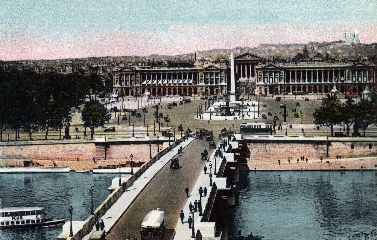 Pariisi: panoraama sillalle ja Place de la Concordelle, jossa on obeliski ja Madeleinen kirkko, joka viedään Sacre Coeur (Sacre-Coeur) -basilikalle Montmartressa. Vasemmalla nykyinen Hotel Crillon ja oikealla Hotel de la Marine tekijältä Anonymous Anonymous