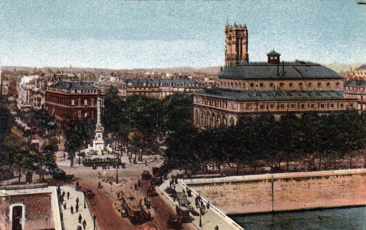 Pariisi: näkymä Place du Chatelet -aukiolle ja Sarah-Bernhardt-teatterille (nykyinen Theater de la Ville). Taustalla Saint Jacques Tower (Saint Jacques). Valokuva vuodelta 1920 Pariisin kaupungin "" Artistic Album -albumissa". Yksityinen kokoelma. tekijältä Anonymous Anonymous