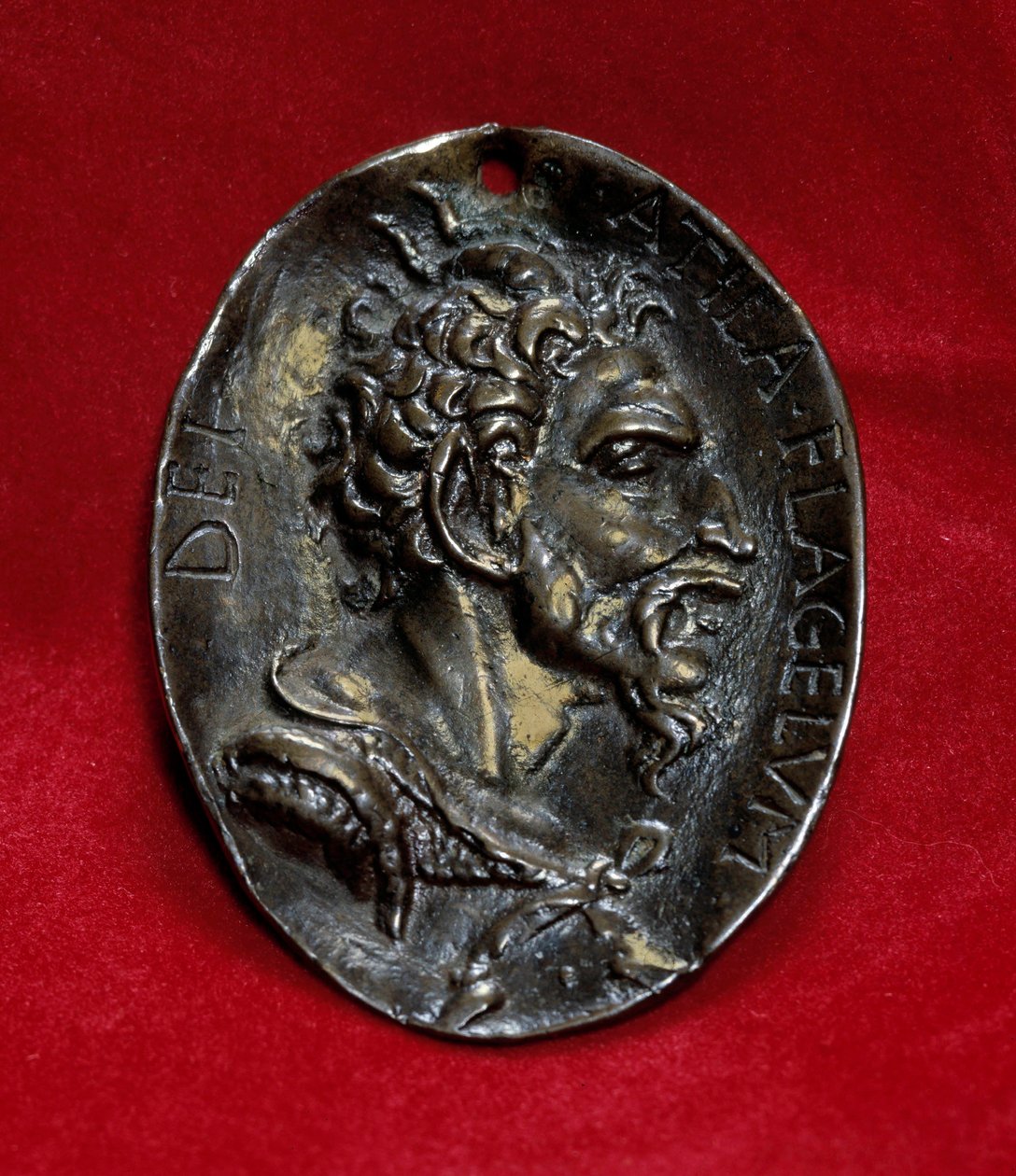 Hopeamitali Attilan (395-453) hunnien kuninkaan, jumalankukan kuvalla. Pariisi, Louvre-museo tekijältä Anonymous Anonymous
