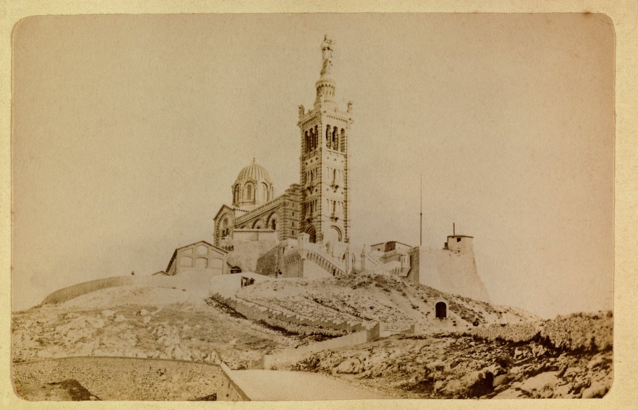 Marseillen kaupunki ja sen ympäristö noin 1885-1890: Notre Dame de la garde, yksityinen kokoelma tekijältä Anonymous Anonymous