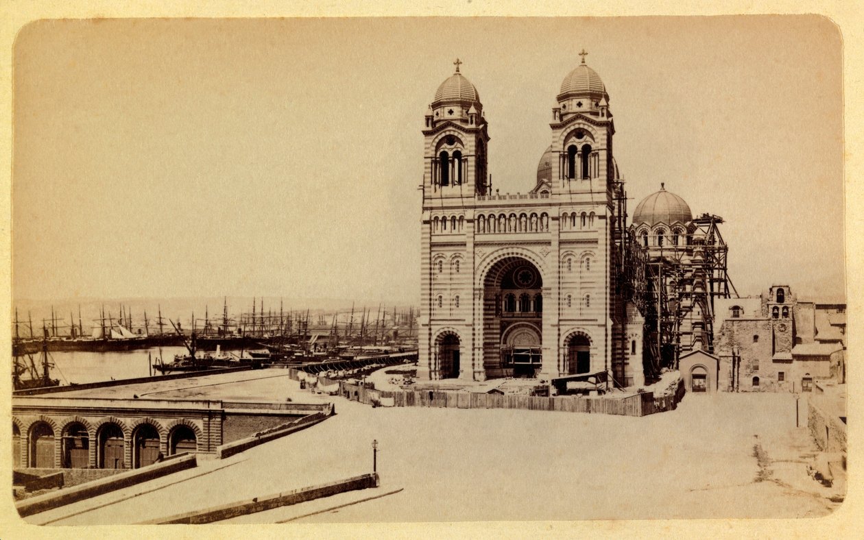 Marseillen kaupunki ympäristöineen noin 1885-1890: rakenteilla oleva katedraali, yksityinen kokoelma tekijältä Anonymous Anonymous