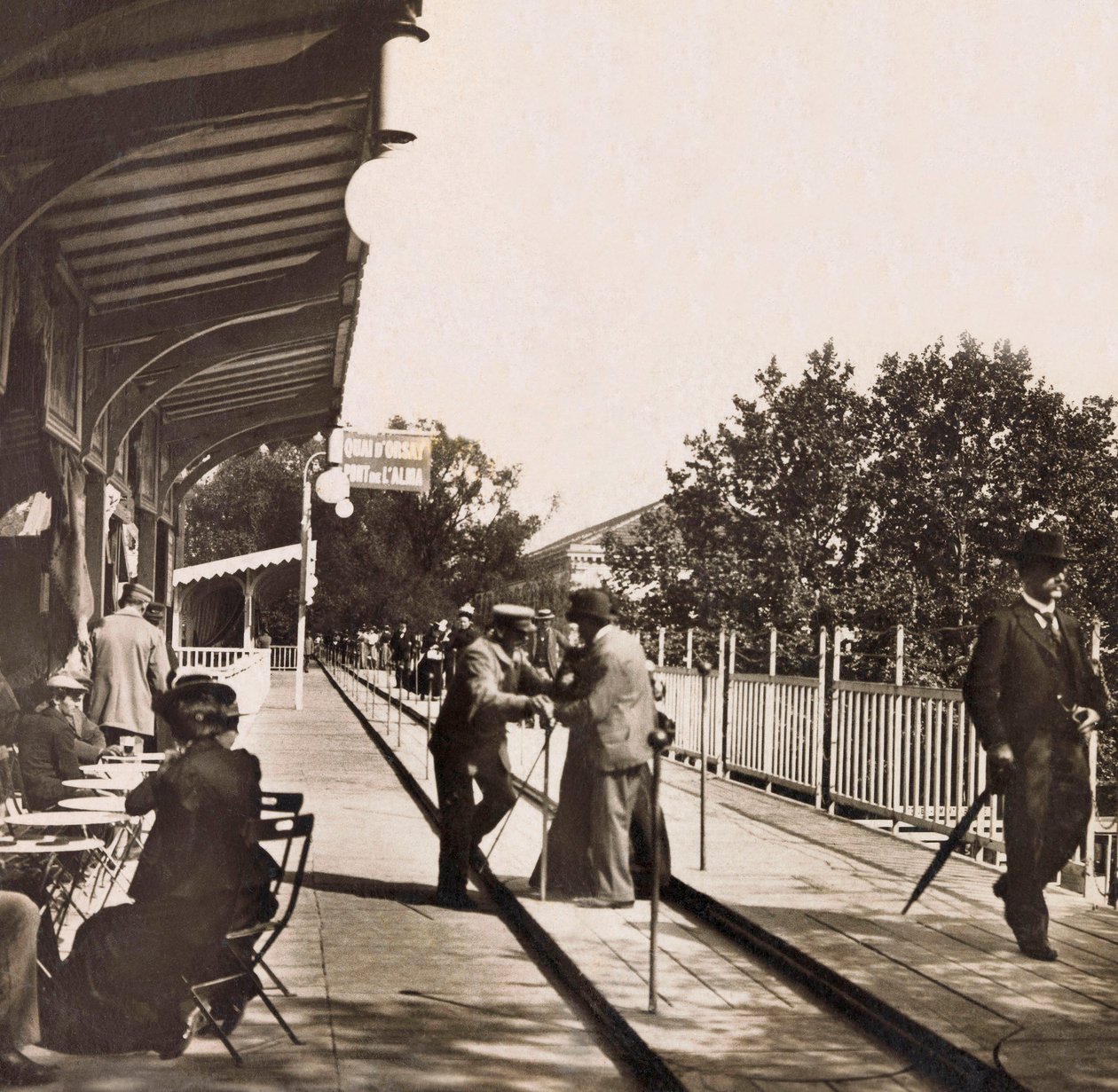 Vuoden 1900 maailmannäyttely - Universelle de 1900 -näyttely Pariisissa: Pyörivä jalkakäytävä - yksityinen kokoelma tekijältä Anonymous Anonymous