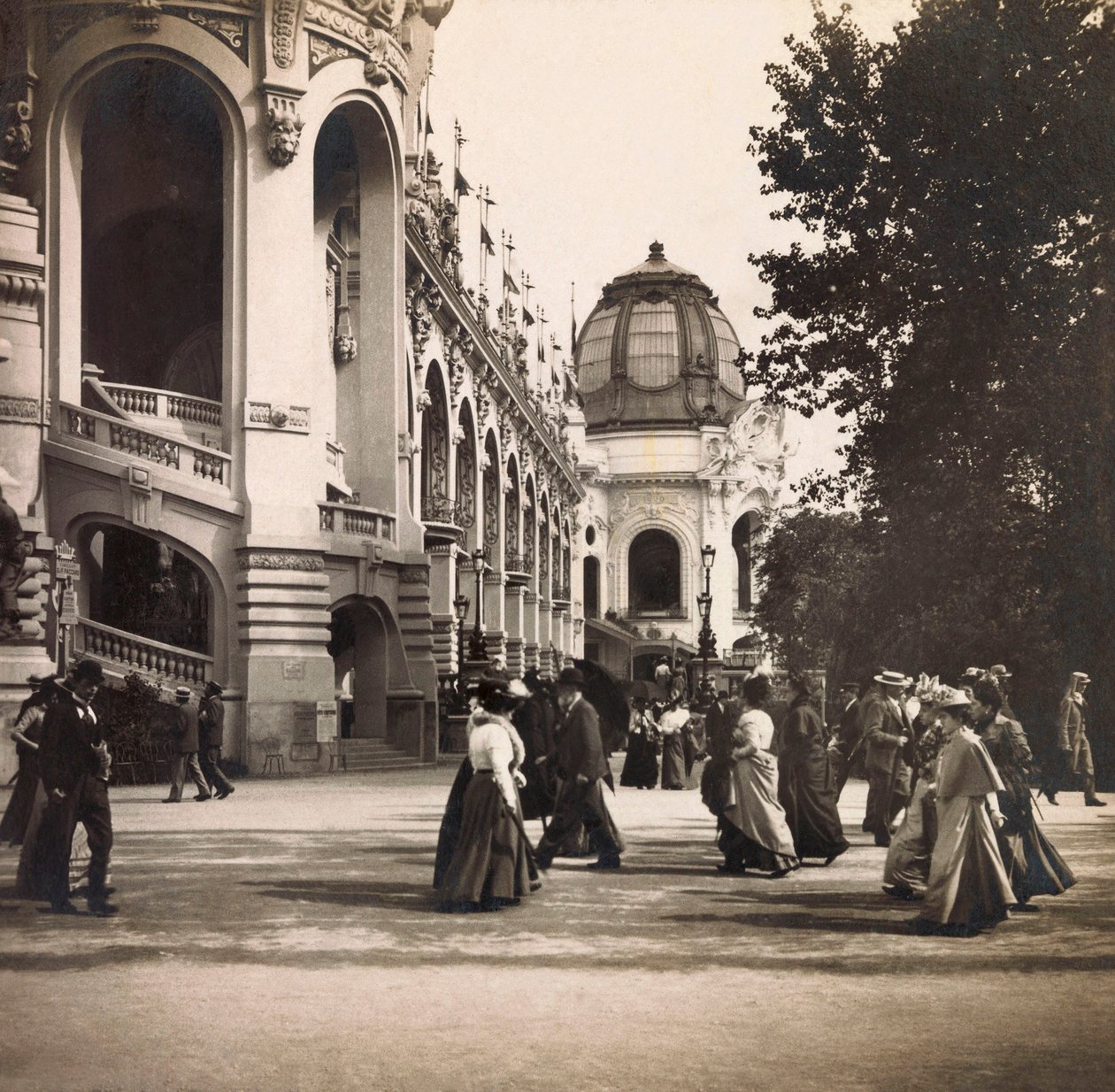 Vuoden 1900 maailmannäyttely - Universelle de 1900 -näyttely Pariisissa: Näkymä Champs de Marsista - yksityinen kokoelma tekijältä Anonymous Anonymous