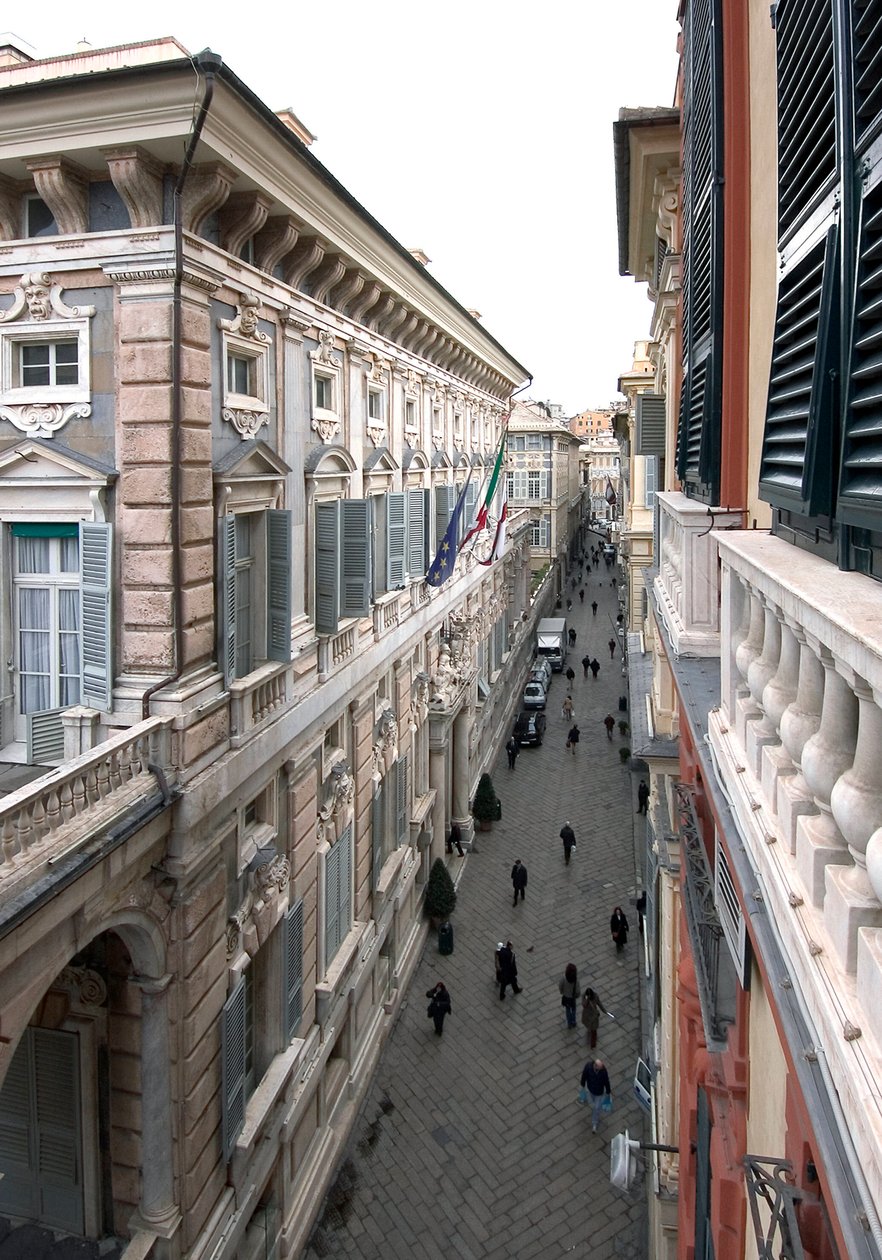 Näkymä Via Garibaldille tai Strada Nuovalle Genesissä (Genova), Italia tekijältä Anonymous Anonymous
