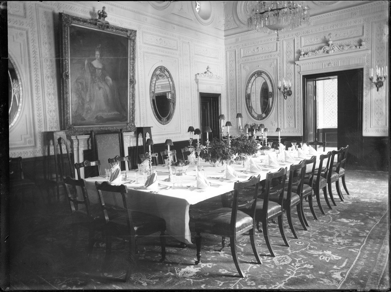 Britannian Teheranin suurlähetystön sisätilat 1880-1930 tekijältä Antoin Sevruguin