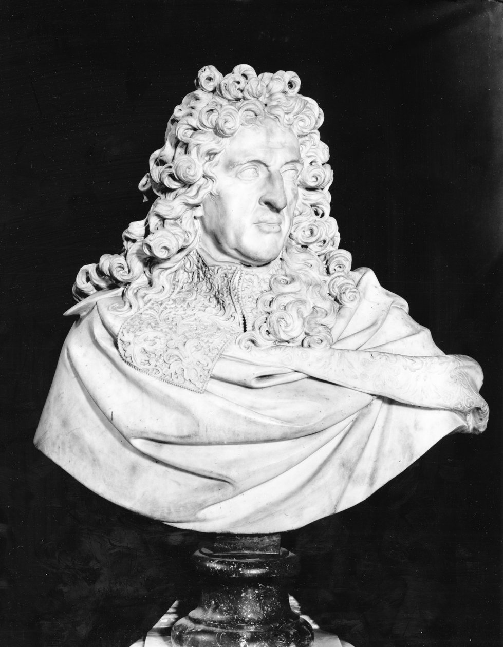 Andre Le Notren rintakuva (1613-1700), vuoden 1700 jälkeen (marmori) tekijältä Antoine Coysevox