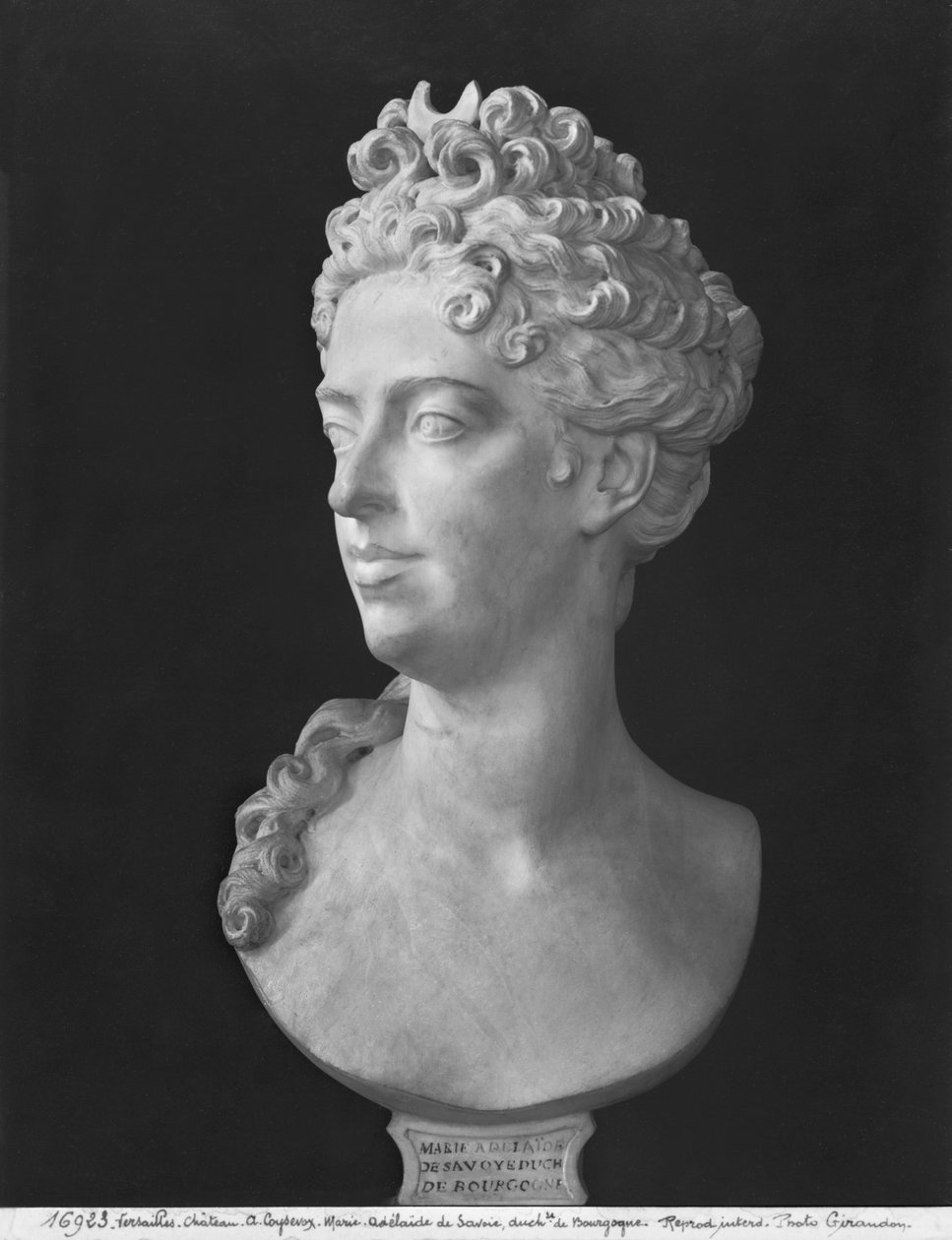 Burgundin herttuattaren Marie-Adelaide de Savoien rintakuva, 1710 (marmori) tekijältä Antoine Coysevox