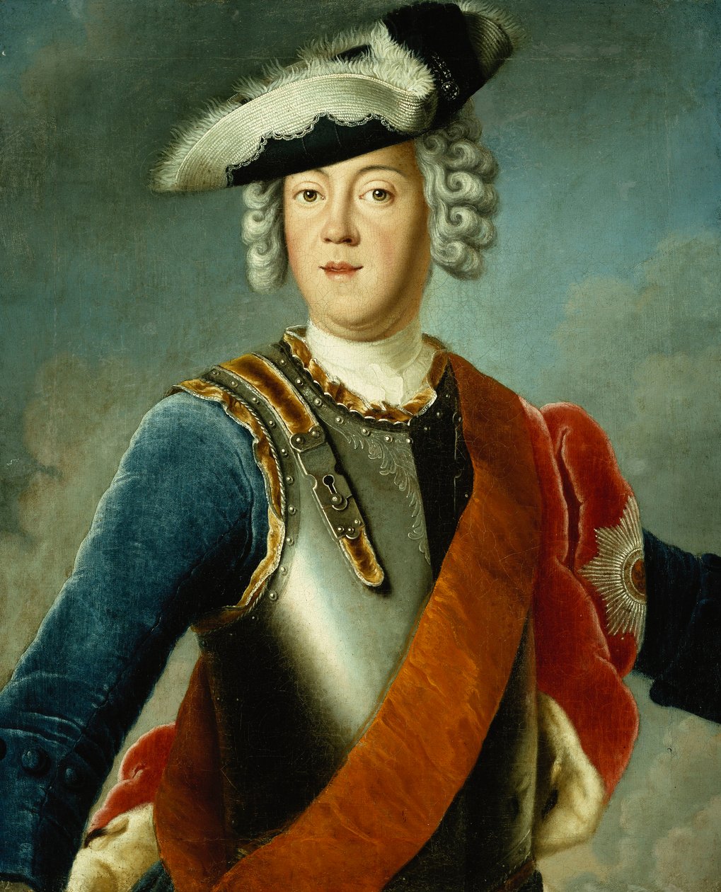 Herrasmiehen muotokuva, sanotaan olevan August William, puolipitkä, yllään sininen takki, valkoinen paita ja panssaririntalevy tekijältä Antoine Pesne