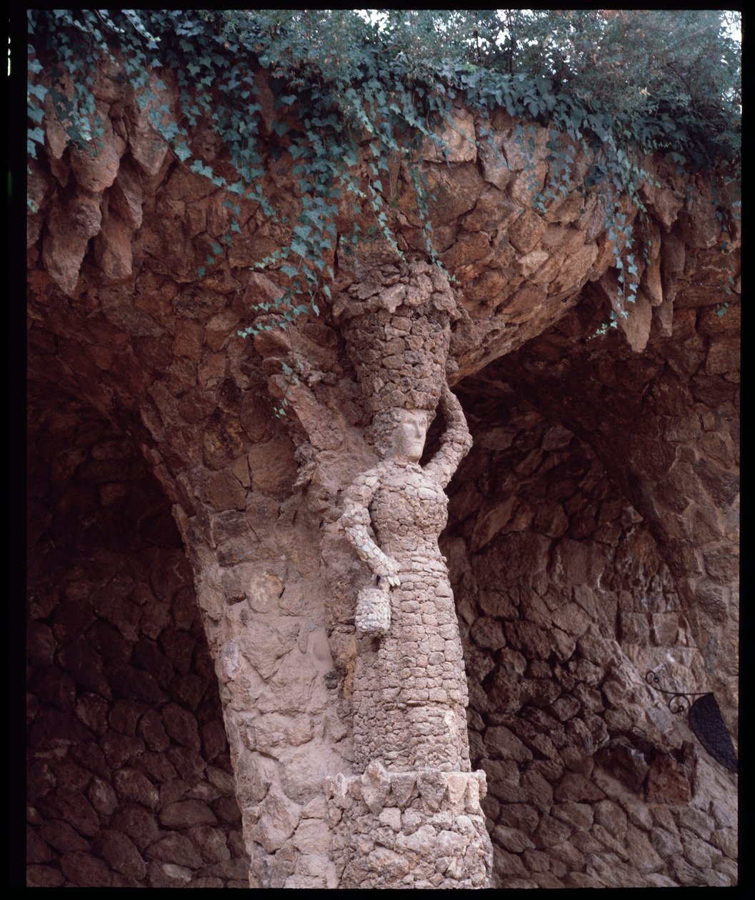 Art Nouveau: Antoni Gaudi i Cornet (1852-1926) arkkitehtuurin Guellin puiston patsas: Antoni Gaudi i Cornet (1852-1926) tekijältä Antoni Gaudi