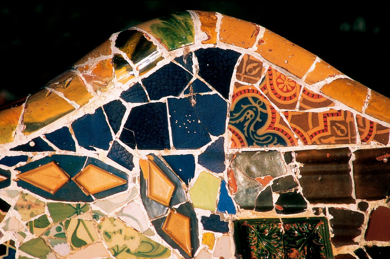 Park Güell, Barcelona, ​​yksityiskohta tekijältä Antoni Gaudi