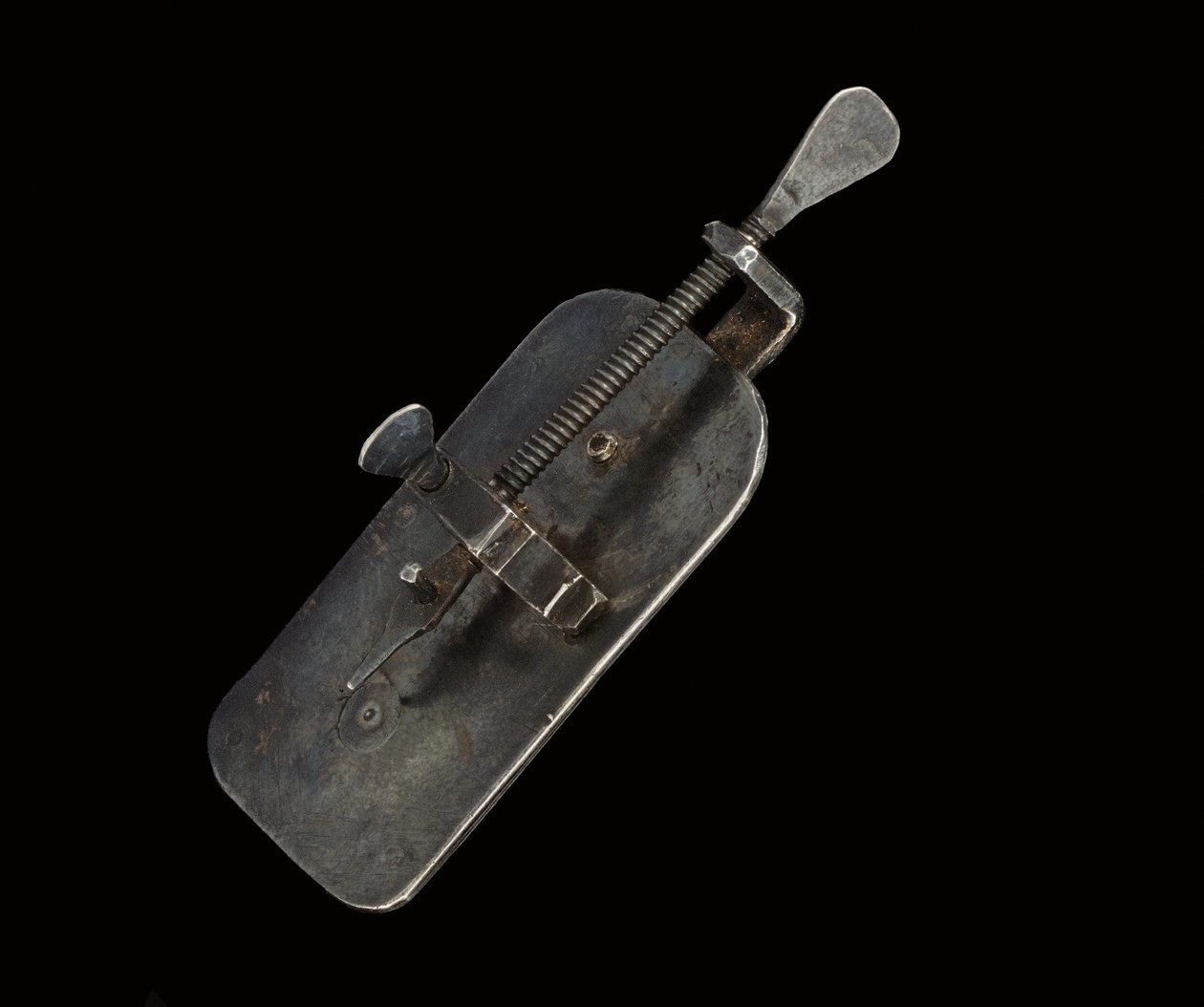 Mikroskooppi, n. 1690 (hopea ja lasi) (katso myös 1121456-60) tekijältä Antoni van Leeuwenhoek