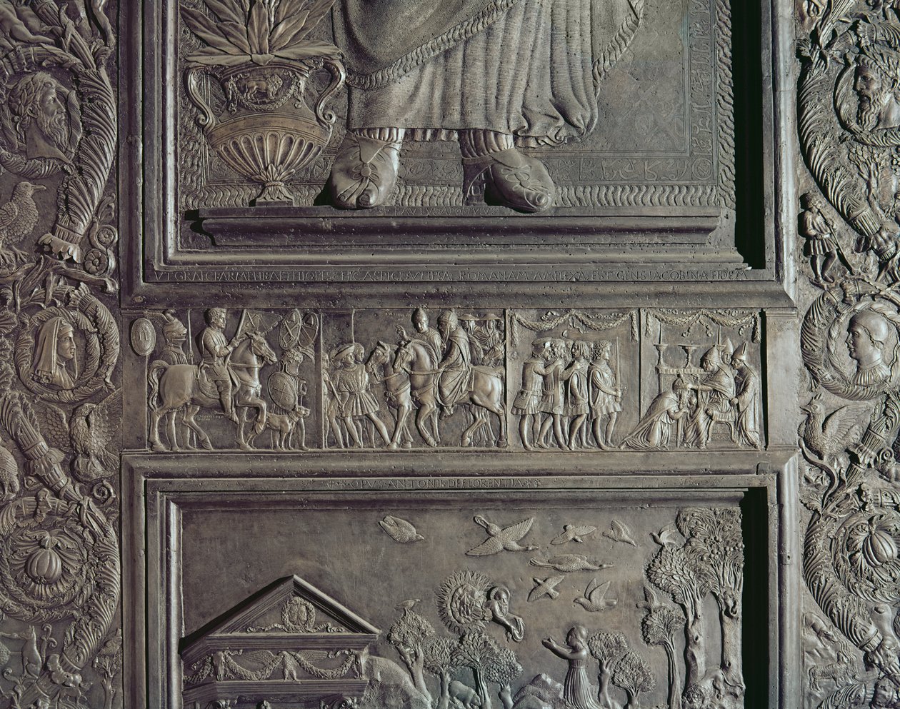 Yksityiskohta basilikan keskusovesta, koristeltu 1439-45 (pronssi) (katso myös 247330-247337) tekijältä Antonio Filarete