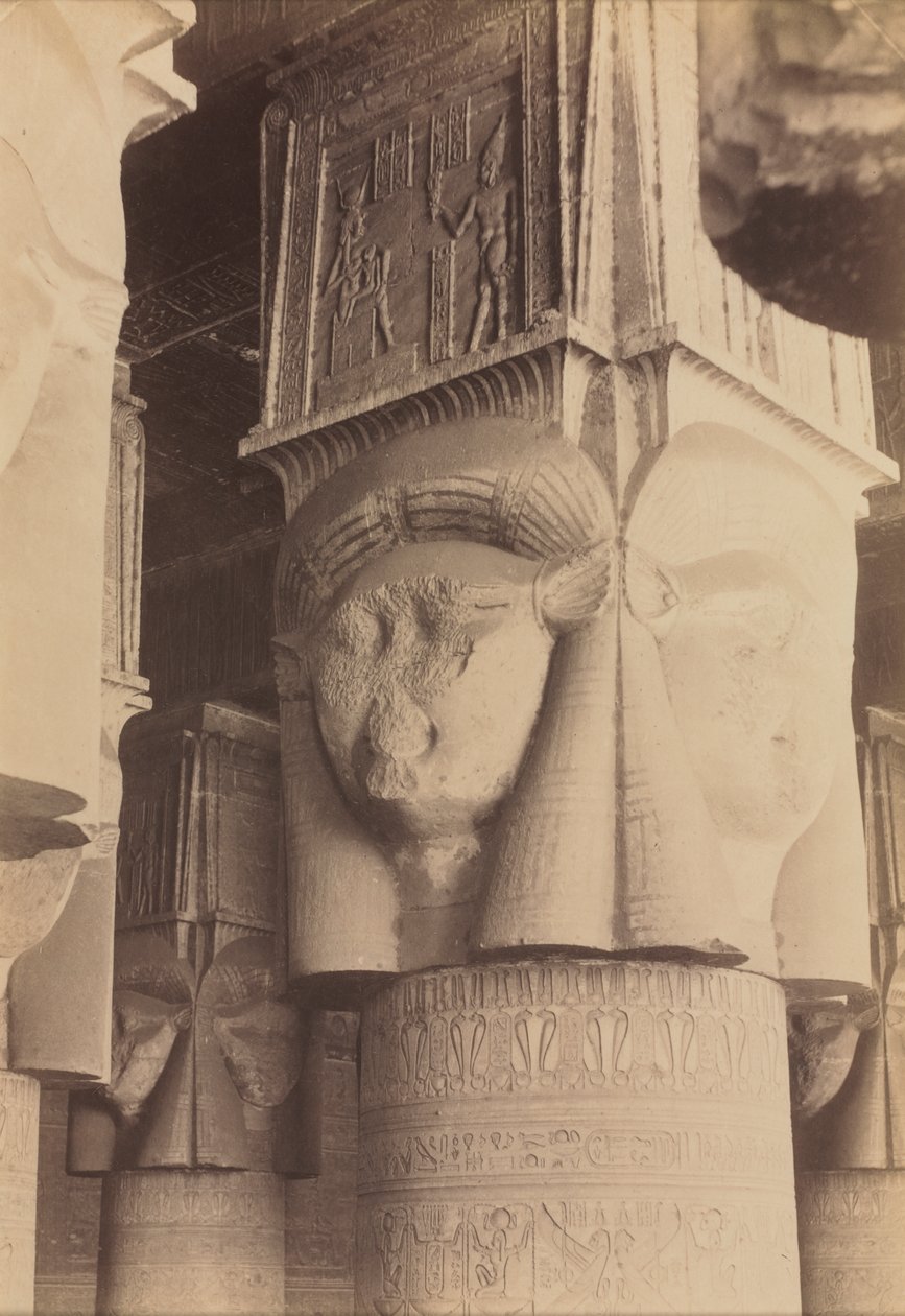 Dendera, Temppelin sisustus, Hathor Capitals tekijältä Antonio Beato