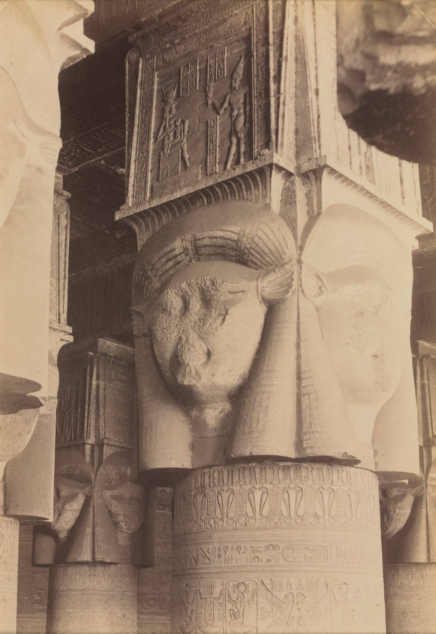 Dendera, Temppelin sisustus, Hathor Capitals, n. 1870-1880. tekijältä Antonio Beato