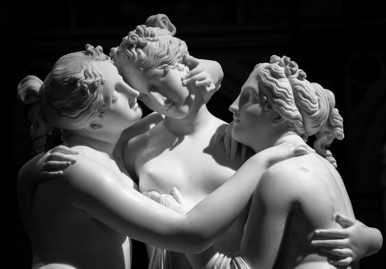 MILANO, ITALIA - NOIN KESÄKUU 2020: Antonio Canovan patsas "Kolme armoa" (Le tre Gr..., 2019) (kuva). tekijältä Antonio Canova