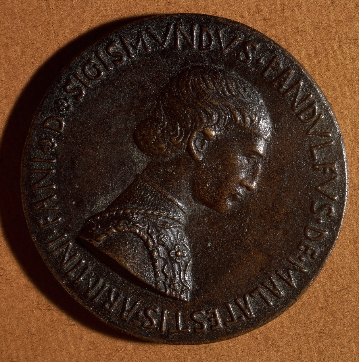 Sigismondo Pandolfo Malatestan kuva (Rimini, Rimini-1417 tekijältä Antonio Pisanello