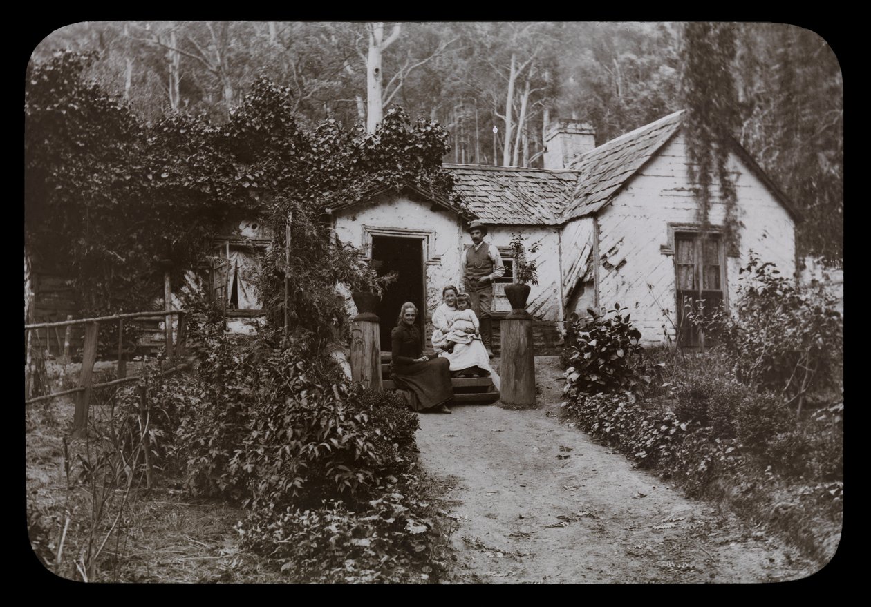 Metsämökki, Ferntree Gully tekijältä Archibald James Campbell