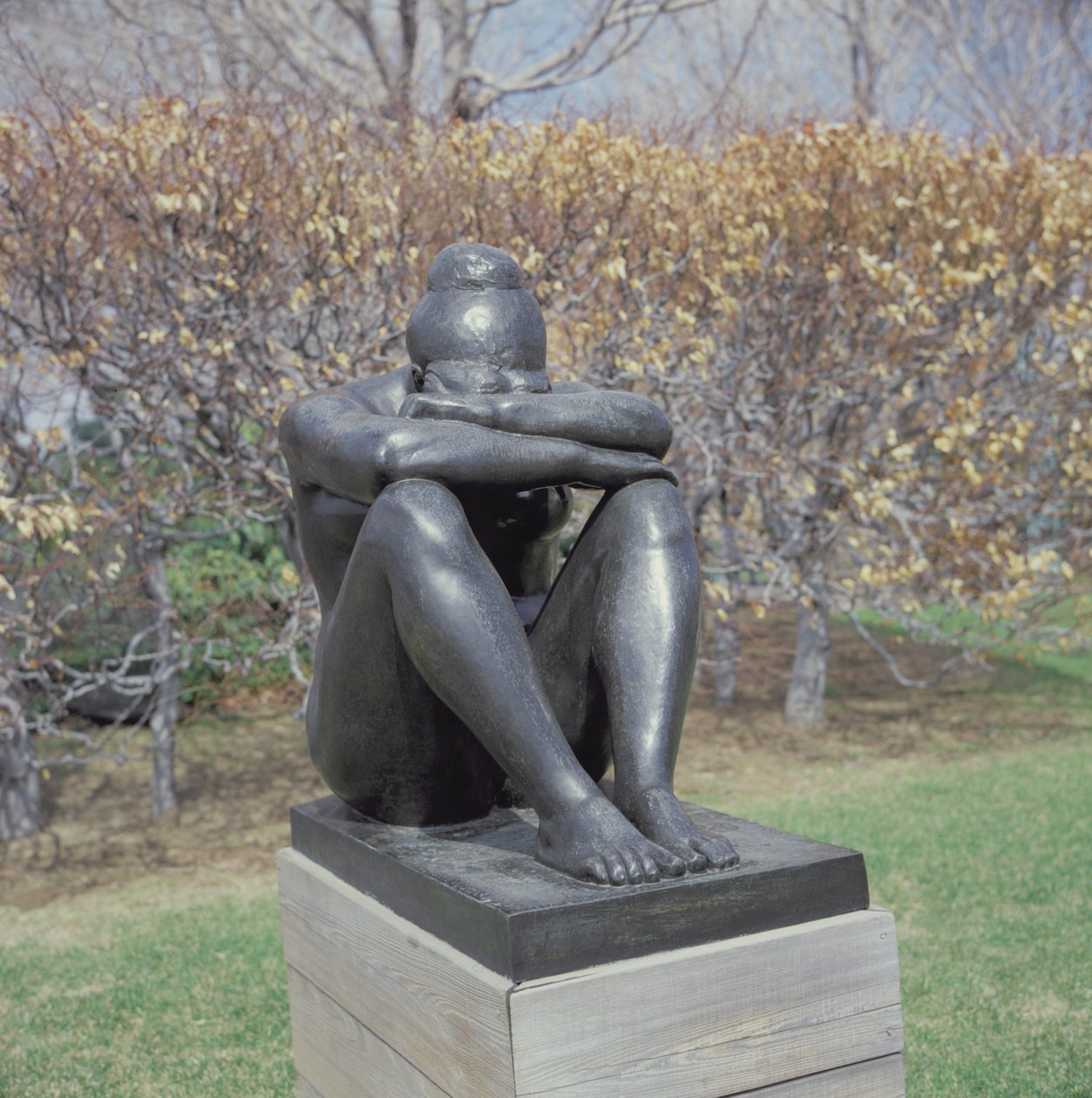 Yö, 1902-09 (pronssi) tekijältä Aristide Maillol