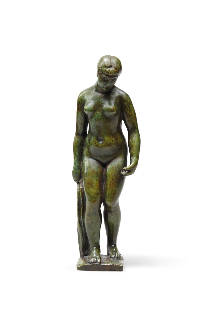 Seisoi verhojen luona tekijältä Aristide Maillol