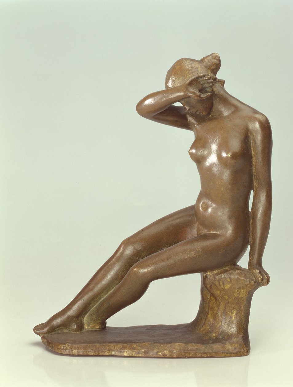 Nainen peittää kasvonsa kädellä, 1900 (pronssi) tekijältä Aristide Maillol