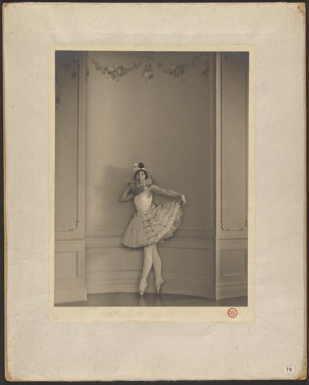 Ballerina tekijältä Arthur F. Kales