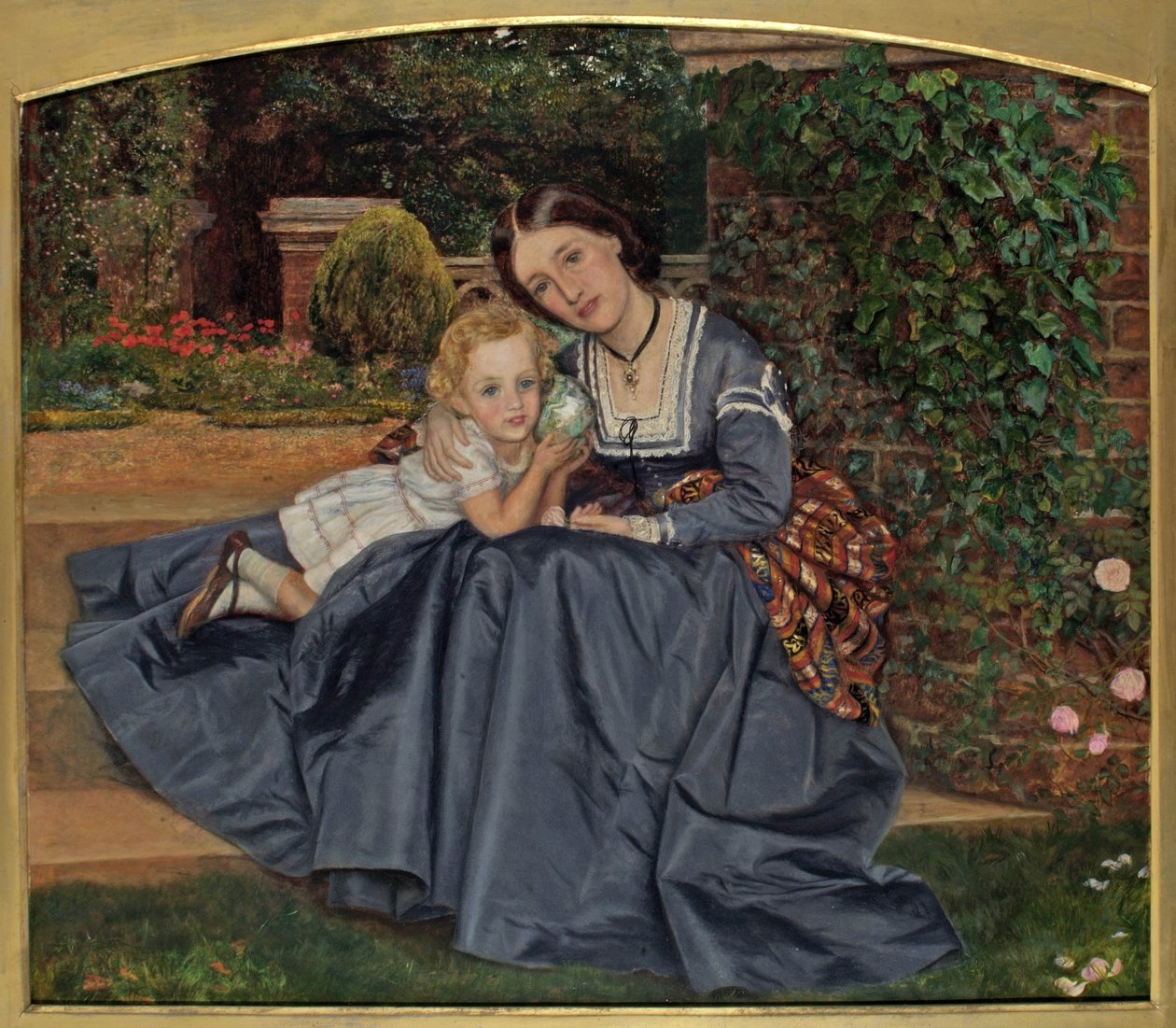 Äiti ja lapsi istuvat puutarhassa, 1865-70 tekijältä Arthur Hughes